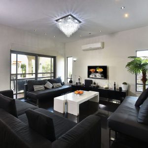 וילה Black & White